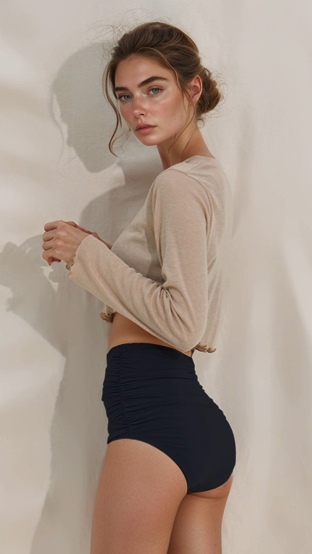 Earthline – High-Waist Shorts – BEIGE